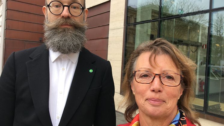 Kami Petersen (MP) och Angela Everbäck (MP) föreslår att Region Skåne bygger klimatneutralt senast 2030.
