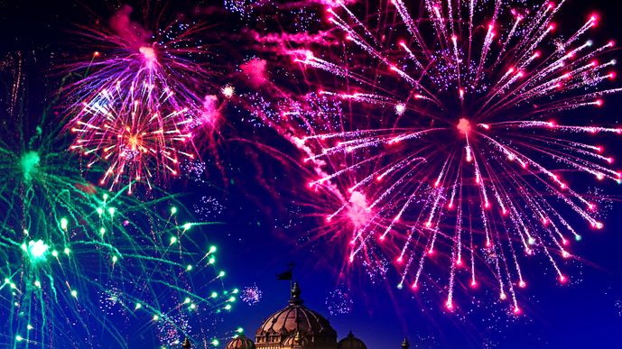 Festive fireworks light up the Delhi sky over temple Akshardham, but leave a legacy of air pollution.