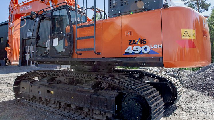 Hitachis 50-tons bandgrävare ZX490LCH-6. (Foto: Mats Thorner)