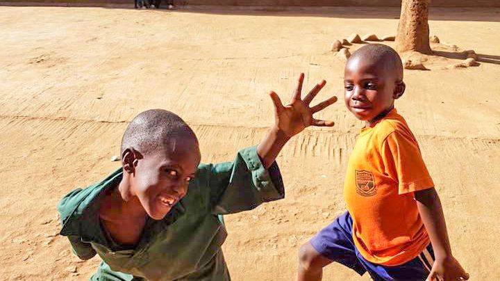 Bantuspråk inget hinder på lärorik praktik på skola i Uganda