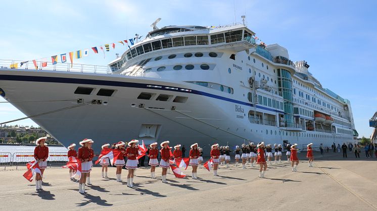 Paradorkestern välkomnar Birka Cruises premiärtur till Höga Kusten. Foto: Afiori.com
