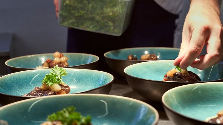 Faglærte kokke sikrer høj kvalitet for fællesspisningen på flere og flere danske arbejdspladser