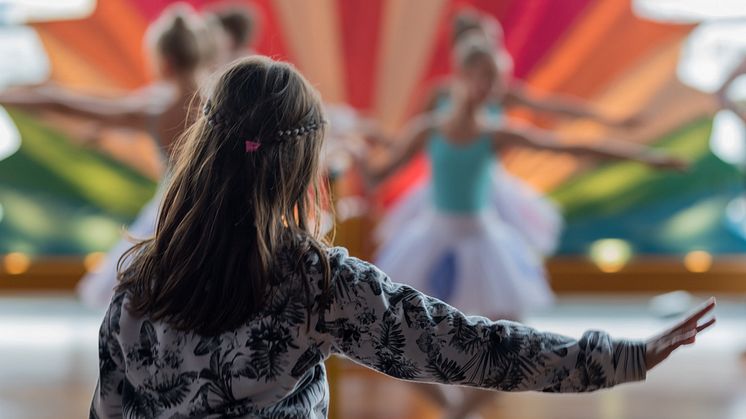Att dansa är en naturlig drift. Många barn drömmer om att få dansa varje dag. Foto Mathias Uhlén