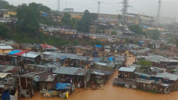 Ødeleggelser av flom og jordskred i Freetown, Sierra Leone, 14. august 17