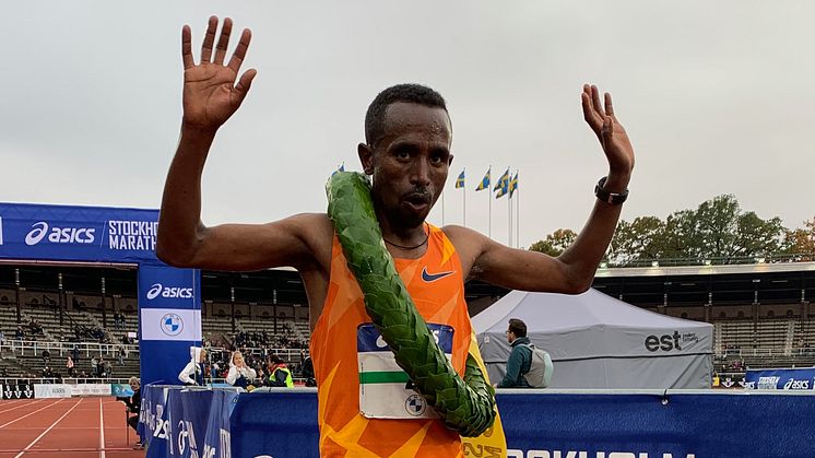 Fikadu Teferi  (ETH) vinnare av årets ASICS Stockholm Marathon