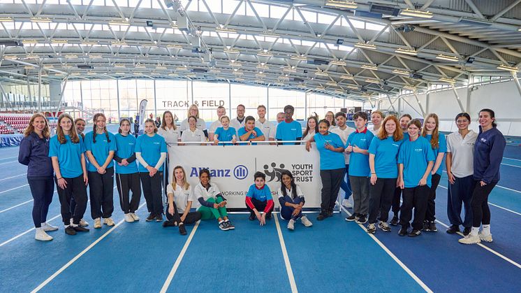 Young leaders and Allianz volunteers