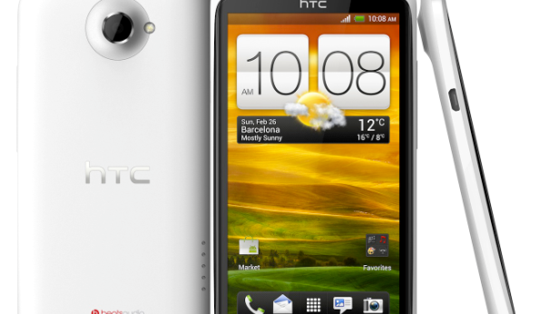Förhandsboka värstingmobilen HTC One X hos 3