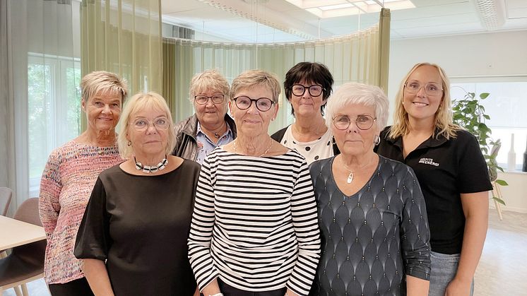 PiteEnergis Camilla Söderqvist med representanter från Piteås pensionärsorganisationer.