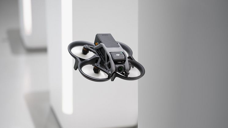 DJI Avata - Key Visual 5 (indoor)