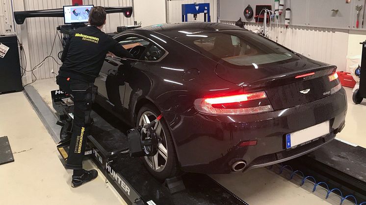 Mekonomen bilverkstad på Bulltofta, Malmö satsar på hög kvalitet och arbetar med moderna verktyg. De har nu stärkt verksamheten med kvalitetsmärkningen Godkänd bilverkstad.