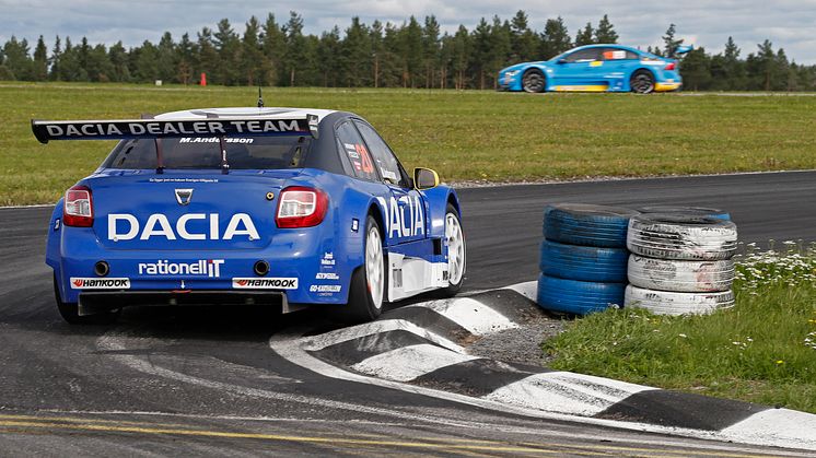Andersson och Dacia Dealer Team laddar om