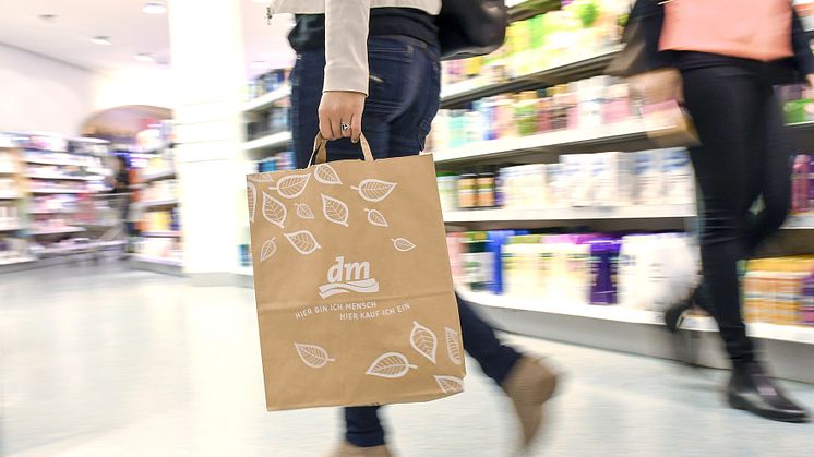 Umgebauter Zwickauer dm-Markt feiert Wiedereröffnung mit Kassieraktion