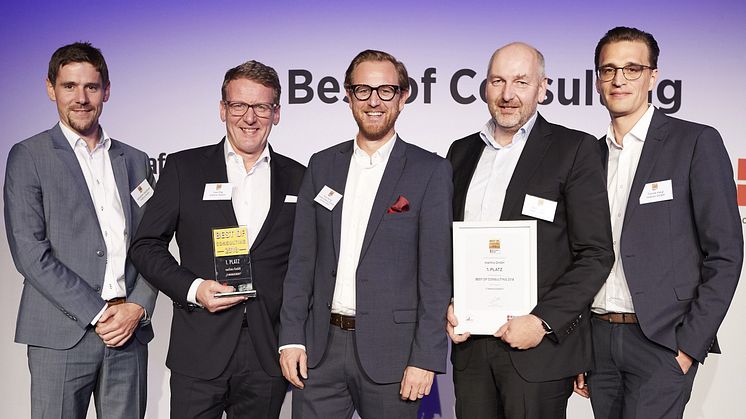 Freude über den Best of Consulting-Award der Wirtschaftswoche bei maihiro und Trelleborg Sealing Solutions. © Frank Beer für WirtschaftsWoche