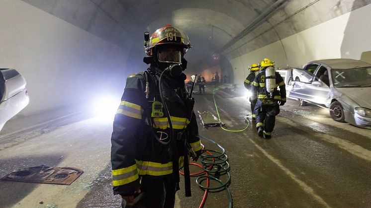 Liv og død i tunnelbrann: - Ha alltid flukthette i bilen