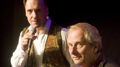 Västanå Teater välkomnar "Allan - en passionerad färdknäpp" med Rolf Lydahl och Torbjörn Grass