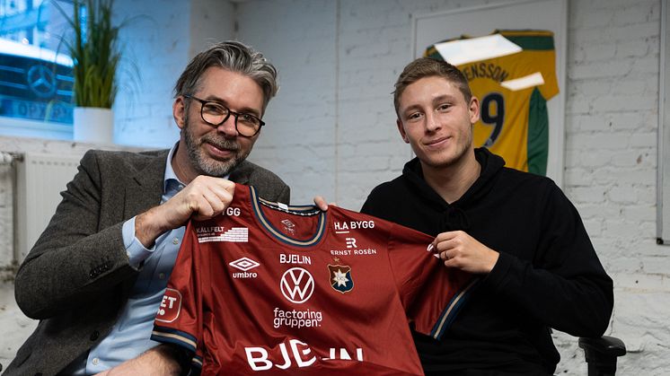 Joakim Whitefield, kontorschef Effektiv Göteborg och Anton Andreasson, försäljning & marknad ÖIS Fotboll 