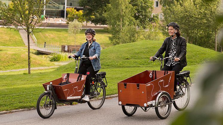 U-bike är eldrivna lådcyklar som nu hyrs ut på Campus Umeå. Foto: Malin Grönborg