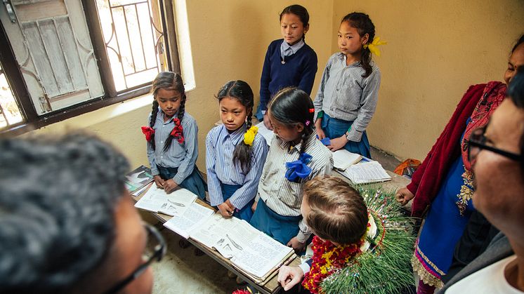 Elever - Utviklingsminister Nikolai Astrup åpnet Shree Devitar Basic School i Dolakha i Nepal