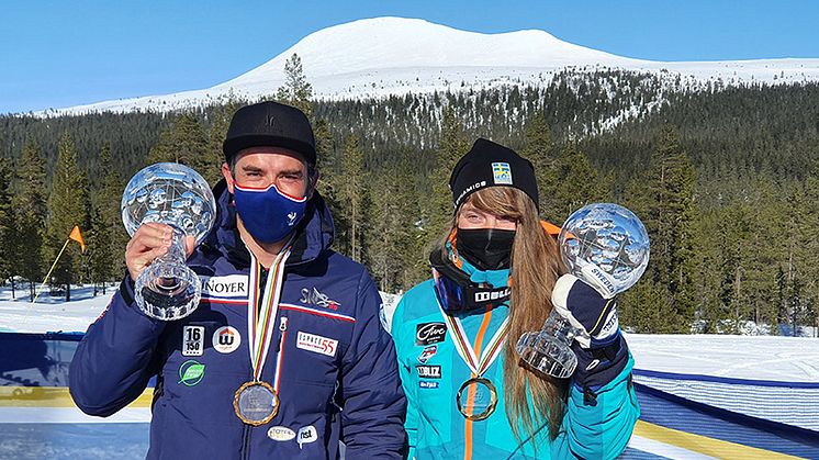 Simon Billy (FRA) och Britta Backlund (SWE) vinner säsongens totalcup i speedski 2020/2021