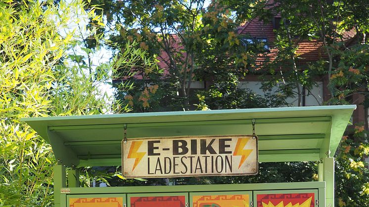Der Zoo Leipzig bietet seinen Besuchern ab sofort E-Bike-Ladestationen an - Foto: Zoo Leipzig