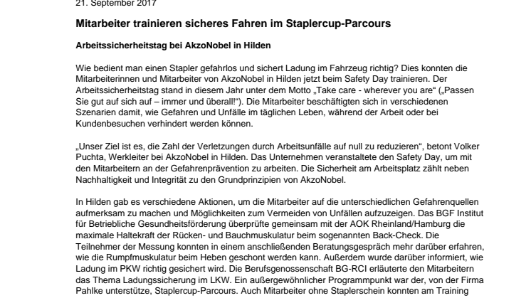 Safety Day bei AkzoNobel in Hilden: Mitarbeiter trainieren sicheres Fahren im Staplercup-Parcours