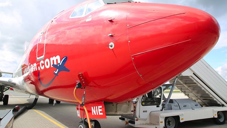 Morro de Boeing 737 de Norwegian, 'red nose'.