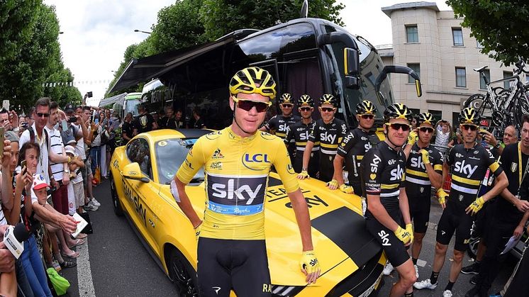 Chris Froome, a Team Sky és a Ford történelmi Tour de France-győzelmet ünnepeltek