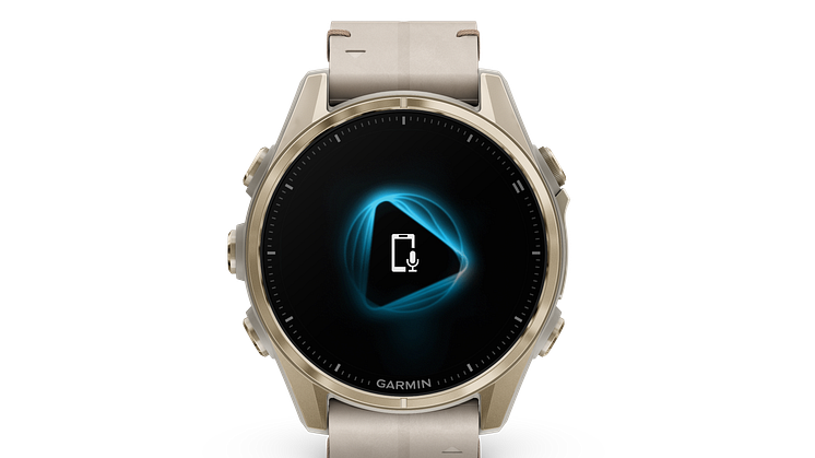 010-02903-40_03_Fenix8_43_HR_SoftGold_Leather_Front_0014_fenix8_voice_assistant_still.png