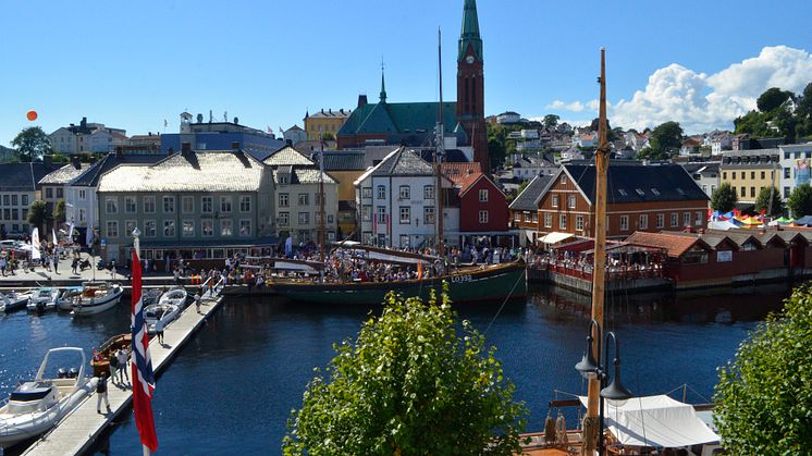 Storebrand er snart på plass i Arendal for å diskutere kraften til bærekraftige investeringer. I år har vi med oss redningsskøyten RS Storebrand, som ligger i Pollen. (Foto: Hanna Arrestad, Arendalsuka)