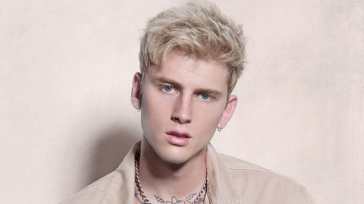 MACHINE GUN KELLY TIL SENTRUM SCENE!