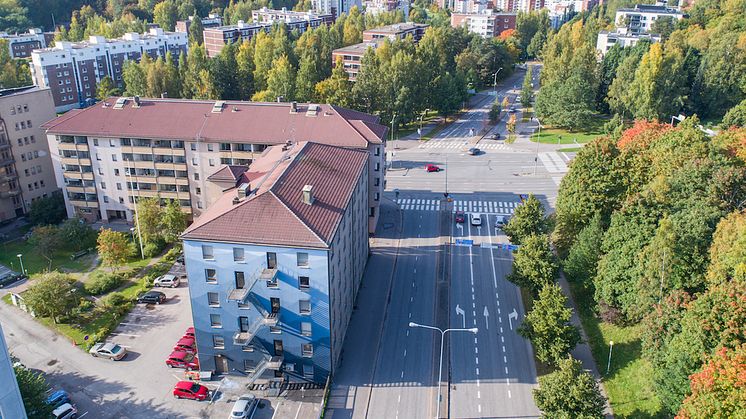 Roberto Ciredzin teos sulautuu kaupunkikuvaan Lahden Saimaankadulla. 