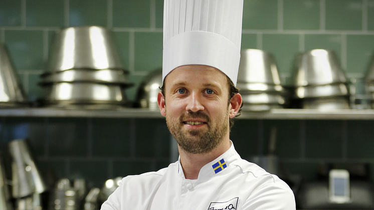 Alexander Sjögren practices in front of an audience at GastroNord to prepare for Bocuse d’Or Europe – European Chef Championship