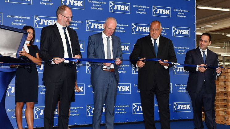 Fra venstre: den danske ambassadør Søren Jacobsen, CEO & President i JYSK Jan Bøgh, premierminister Boyko Borisov og økonomiminister Emil Karanikolov.