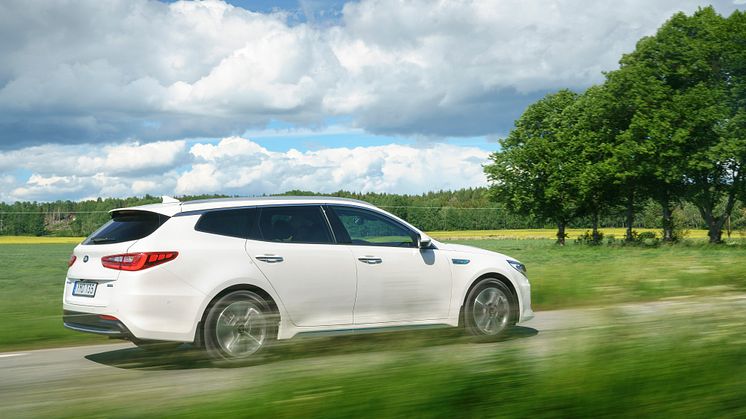 Nu på svenska vägar: Optima Sportswagon Plug-in Hybrid