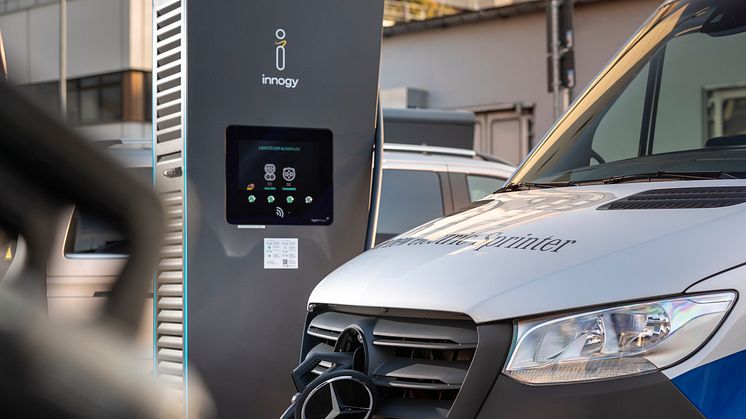 Mercedes-Benz giver konkurrenterne baghjul i det elektriske varebilsegment