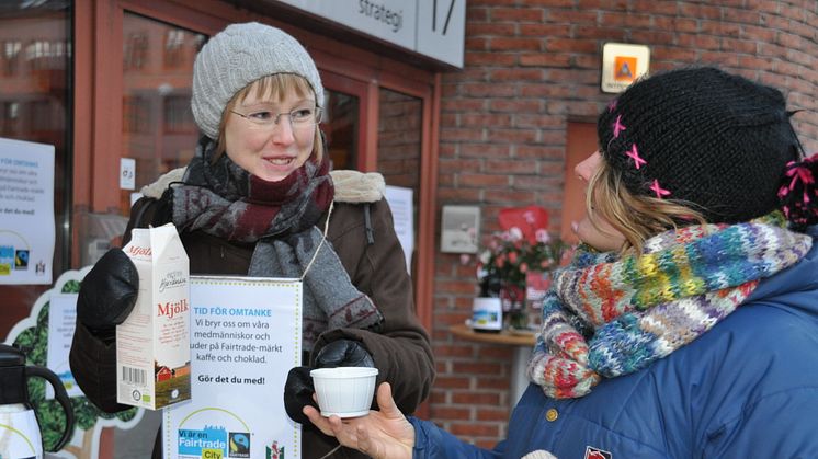 Malmö Fairtrade City firade Alla Hjärtans Dag med rättvisa rosor
