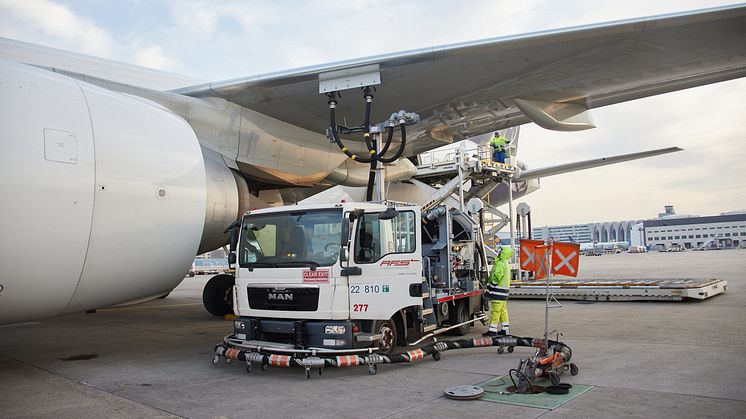 Fueling LH8404