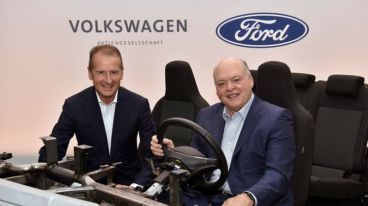 Herbert Diess (Volkswagen) og Jim Hackett (Ford)