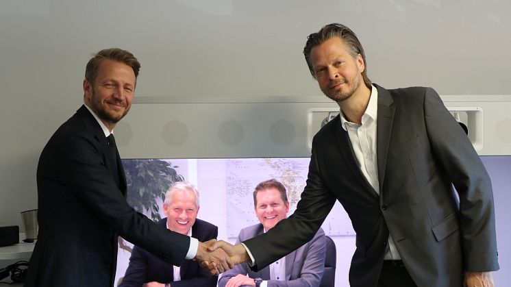 Fredrik Zetterqvist, Office Management och Hans Kalderin,  försäljningschef på Synergy SKY.