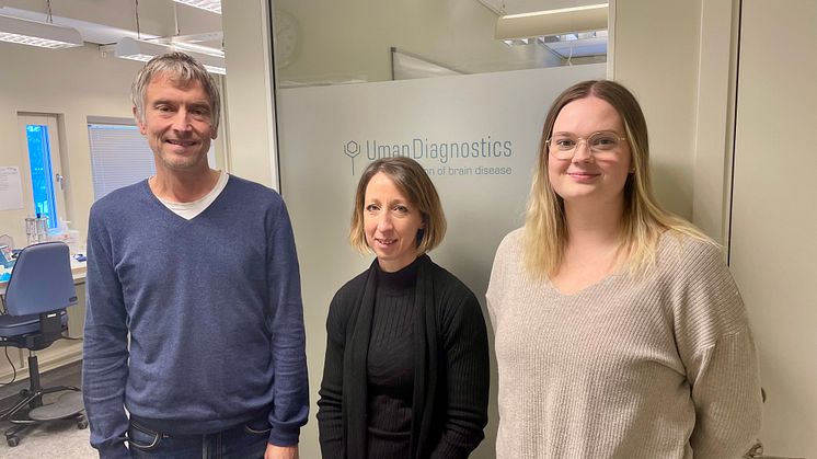 Niklas Norgren, VP and Managing director at UmanDiagnostics, with newly recruited Maria Hörnberg and Ronja Lindgren. With the autumn's new hires, the in vitro diagnostics company has gone from being a micro to a small business.
