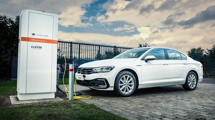 Den nye Passat GTE plug-in-hybrid kan køre cirka 28,5 km længere på strøm.