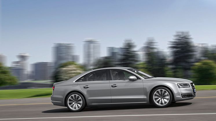 Audi A8 i ny form med innovativa Matrix LED-strålkastare