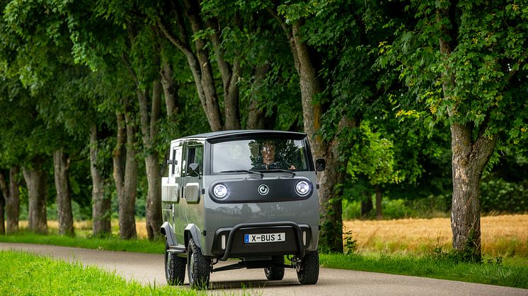 Elektroleichtfahrzeuge, wie der XBUS (hier im Bild zu sehen) sparen nicht nur CO2, sondern auch bares Geld.  Foto: ElectricBrands