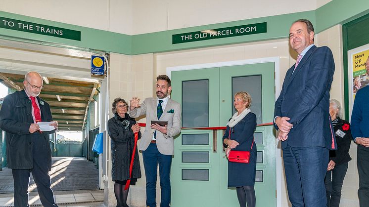 Railway historian Tim Dunn speaks at the Community Hub opening with Friends Chair Barbara Mine (centre) and Andrew Blackman, Lord Lieutenant of East Sussex (right) [more downloadable photos below]
