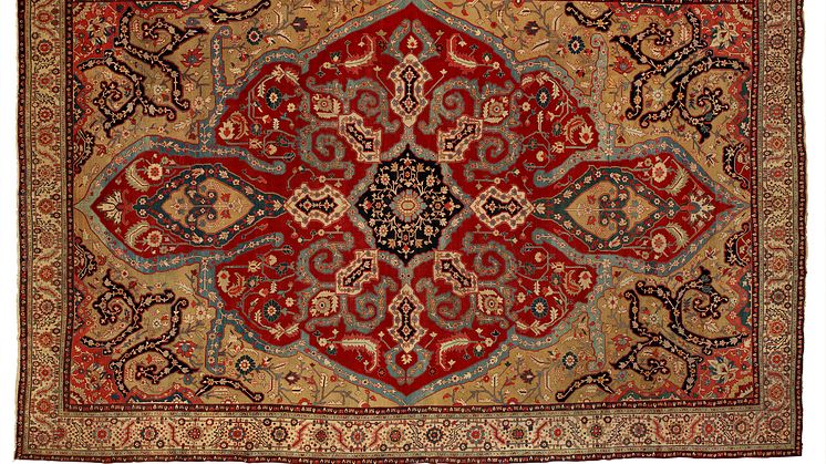 The auction also offers a wide range of furniture and carpets, including this beautiful Serapi carpet from Northwest Persia. 1890-1910. 557 x 368 cm. Estimate: DKK 250,000.