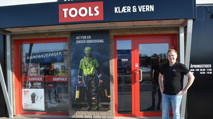 Butikksjef Karl Christian Hogstad og TOOLS Klær & Vern flytter inn i lokalene til TOOLS Jessheim