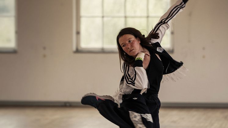Rachel Tess, dansare och koreograf, får Region Skånes kulturpris 2023. Foto: Thomas Zamolo.