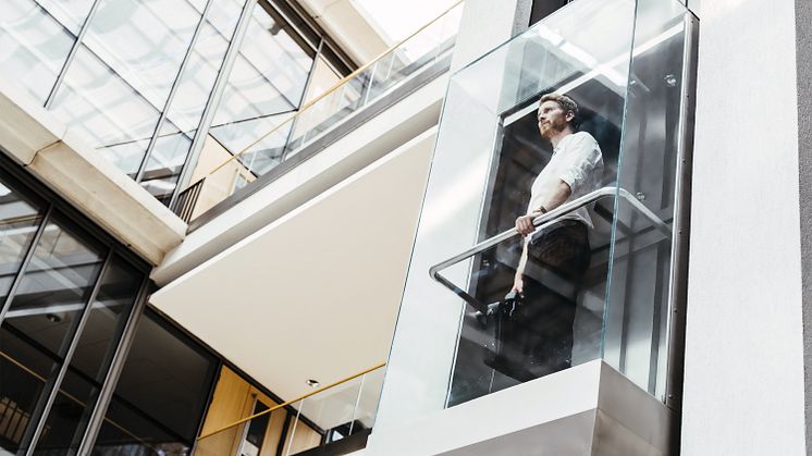 Digital omvandling av byggnader är under kraftig tillväxt  och försäljningen av smart byggnadsteknologi förväntas växa med ca 30% årligen.