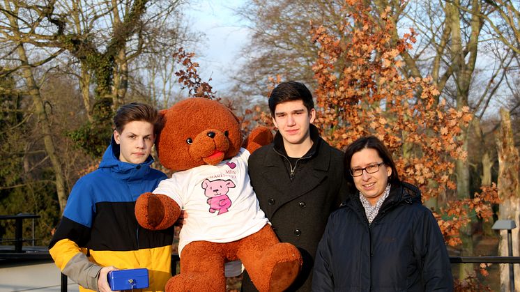 Backen für Bärenherz: Schüler des Freien Gymnasiums Borsdorf spenden für das Kinderhospiz