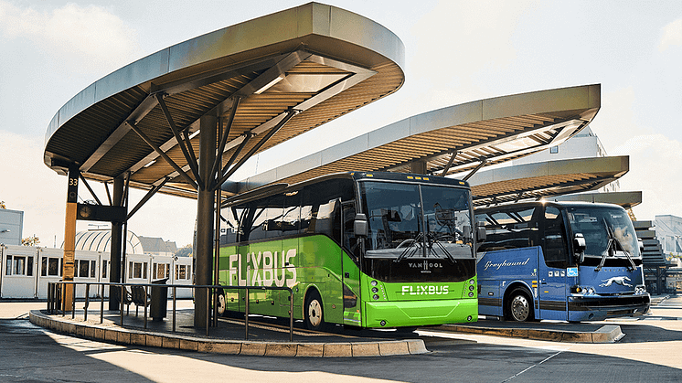 FlixBus fortsätter sin expansion och meddelar idag att de har köpt upp USAs största långdistansbussbolag Greyhound Lines Inc, även känt som Greyhound.